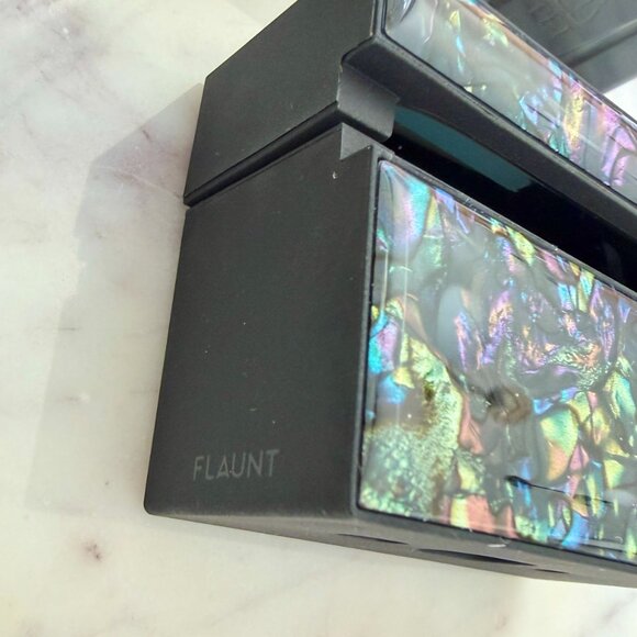 🌈 FLAUNT Square AirPods Pro Case - 1st and 2nd Generation Abalone Shell - Picture 8 of 11